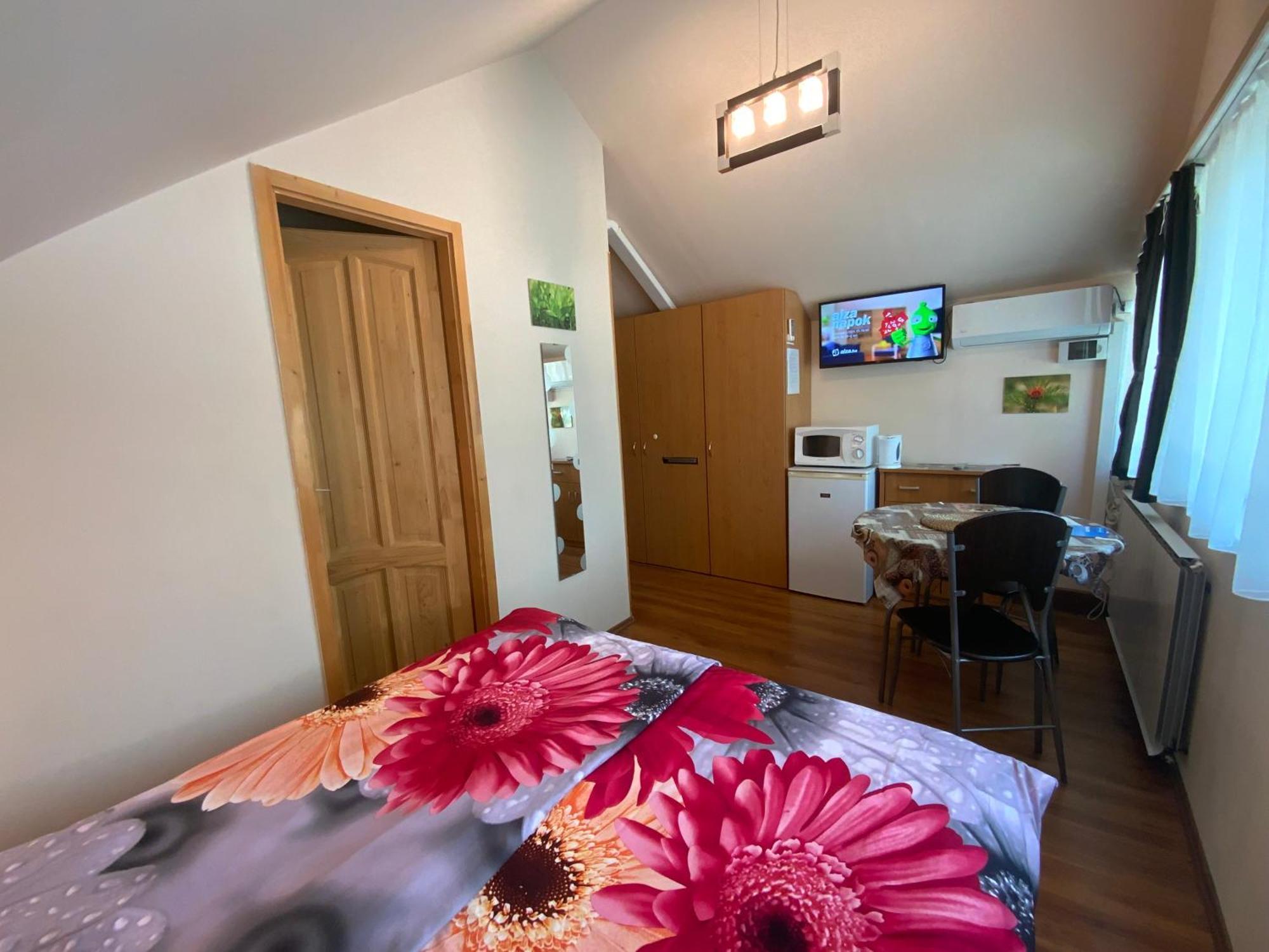 Elso Fecske Apartmanok 希欧福克 外观 照片