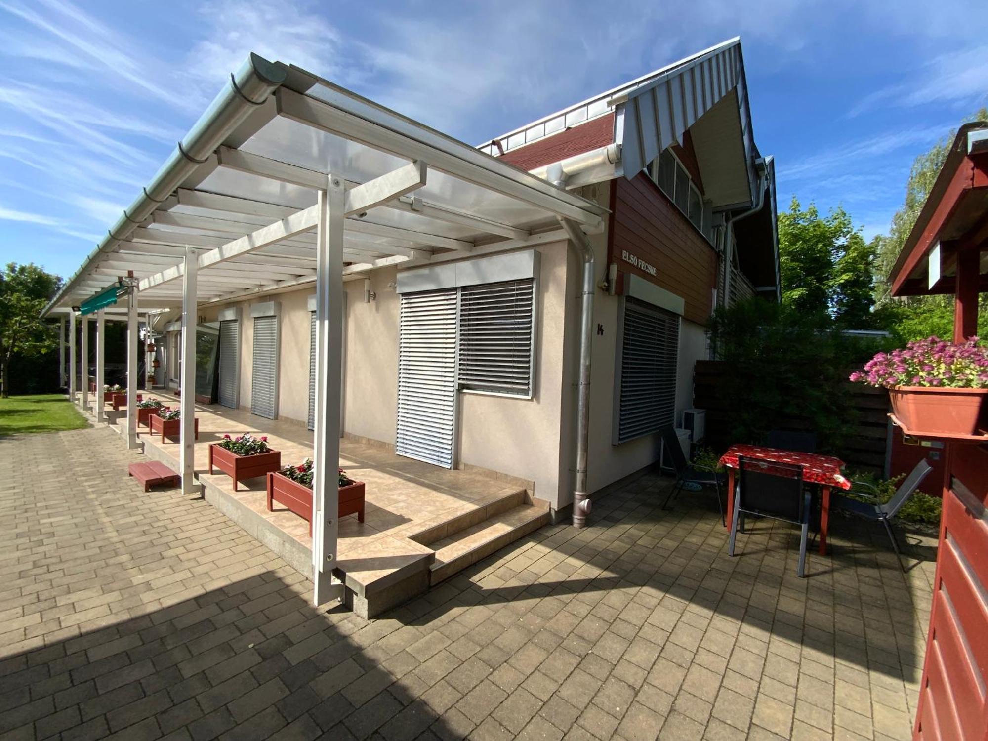 Elso Fecske Apartmanok 希欧福克 外观 照片